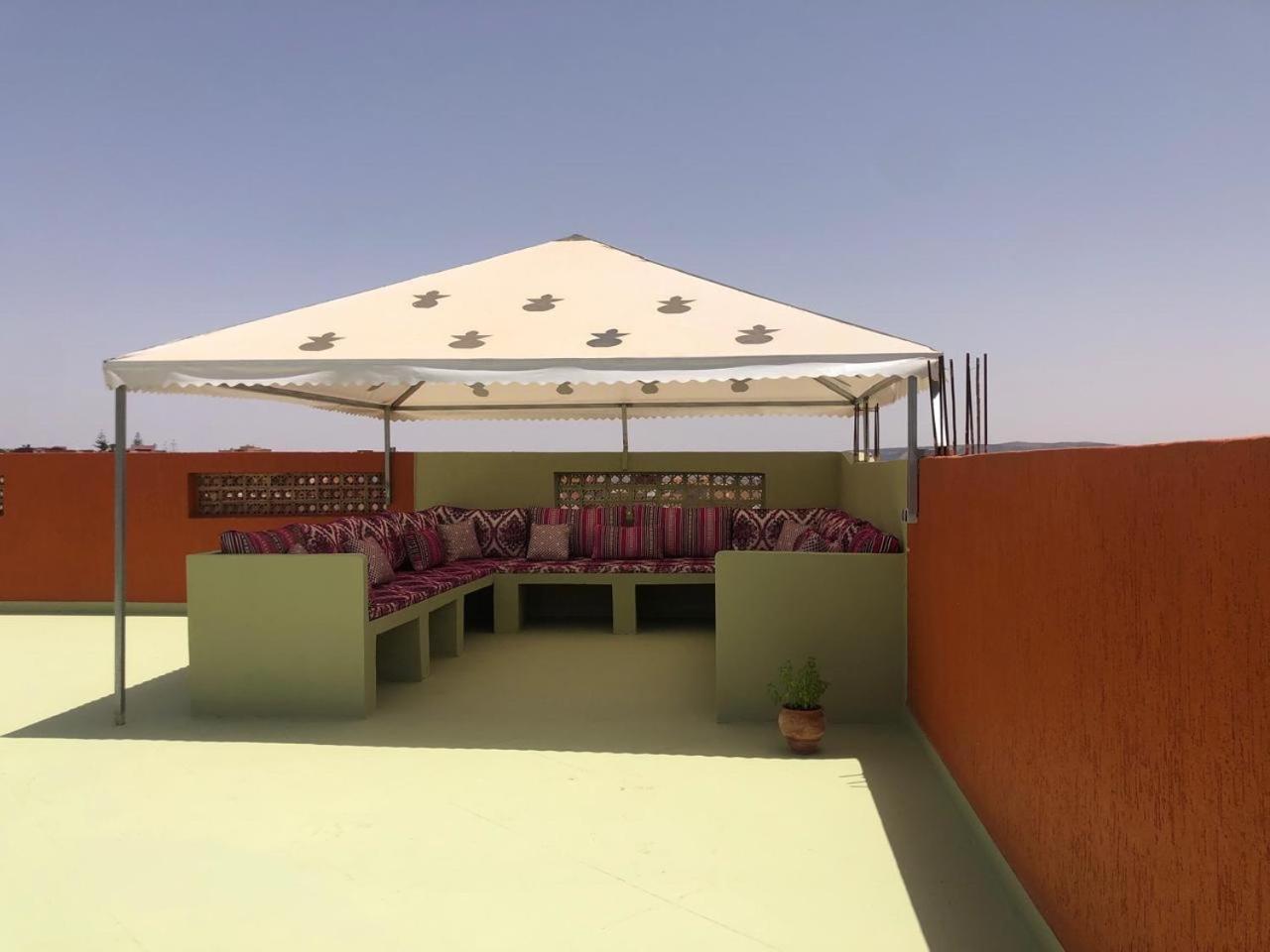 Karaz Homestay Grand Appartement Avec Rooftop Monte Arrouit Exterior foto